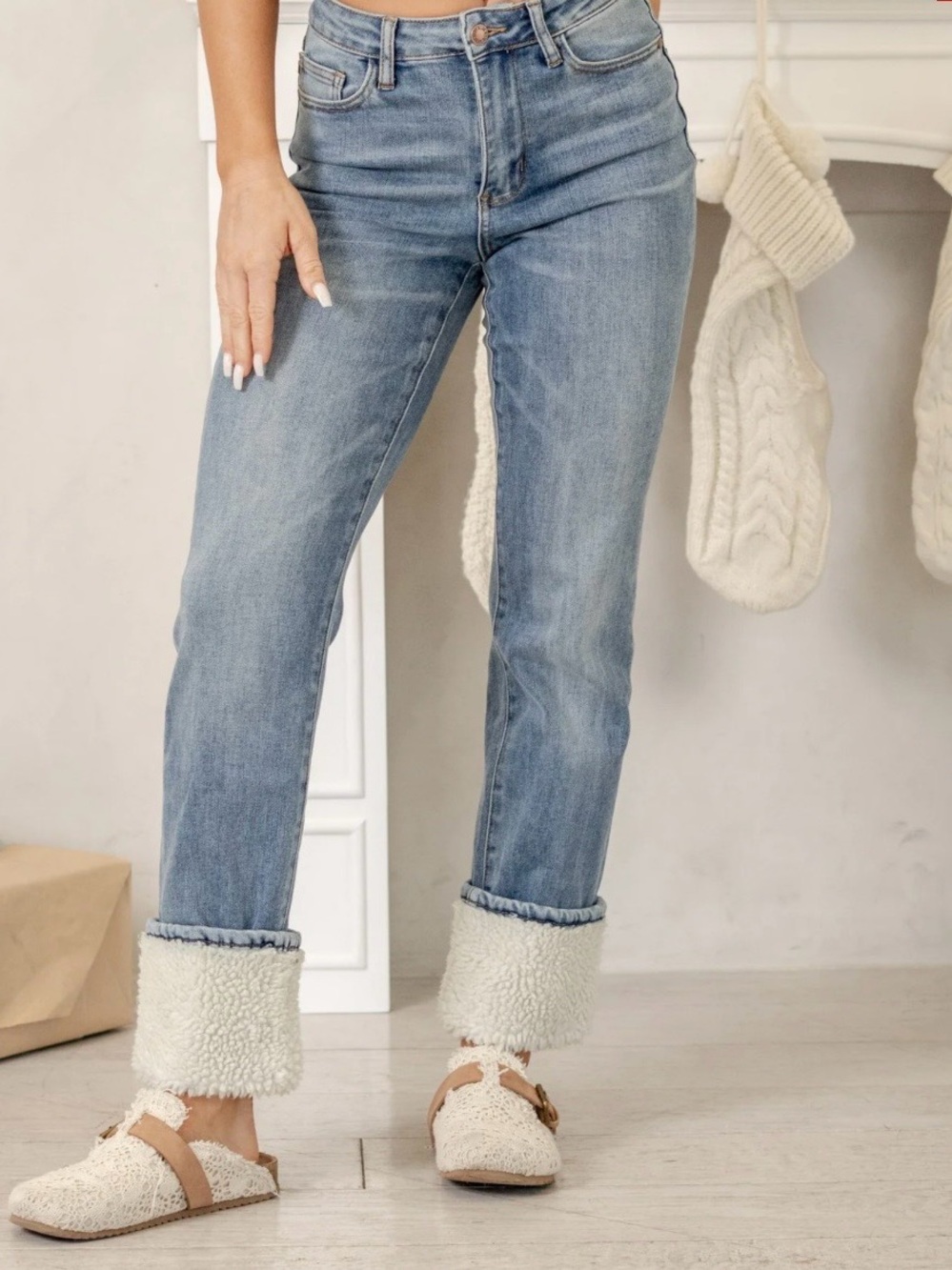 NWT Judy Blue SHEARLING HIGH RISE CUFFED STRAIGHT LEG
